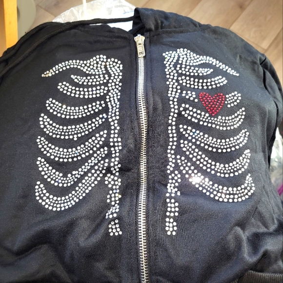FLOEMS RHINESTONE SKELTON HEART CROP ZIPPER HOODIE NWT - Picture 3 of 6